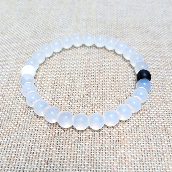 THE ICONIC CLASSIC LOKAI | Rubber Beaded Bracelet - Picture 2 of 4